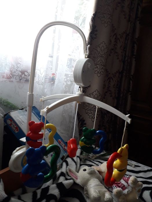 Carusel muzical si diverse jucarii  muzicale
