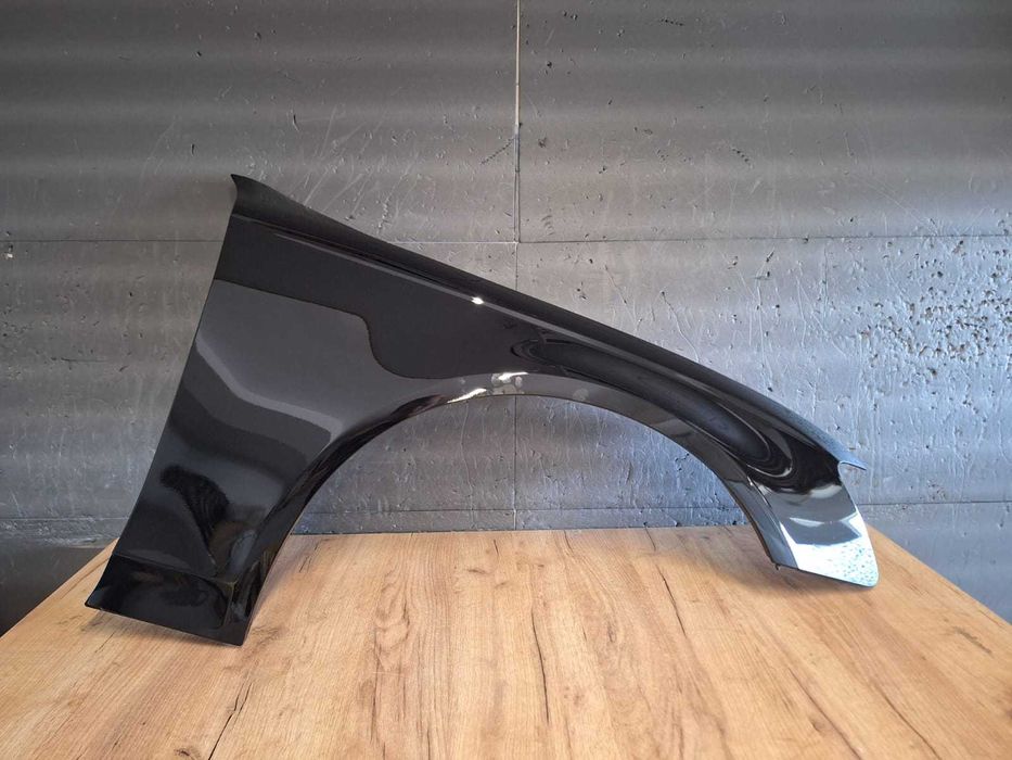 Aripa Fata Dreapta Audi A4 B8 An 2007-2011 (LY9B (Negru))