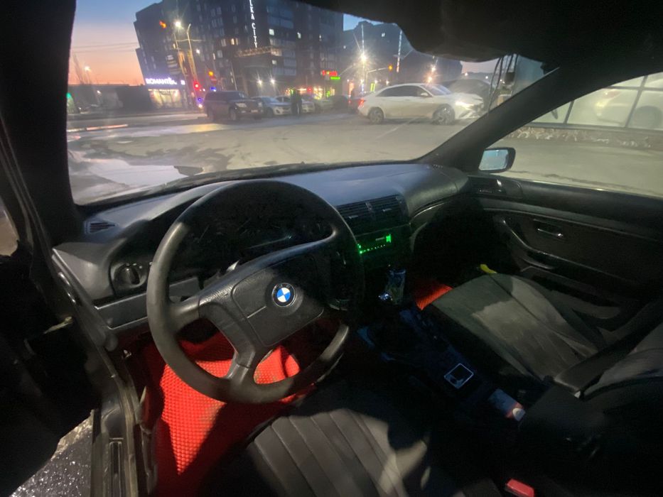 Продам BMW 1996г