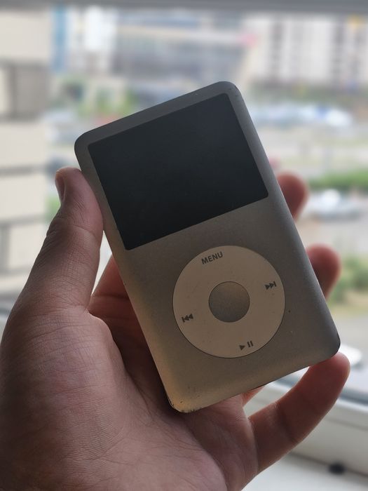 Ipod classic 6 120гб в хорошем состоянии