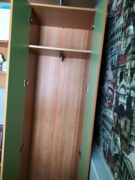 Гарнитурная стенка + стол + тумба