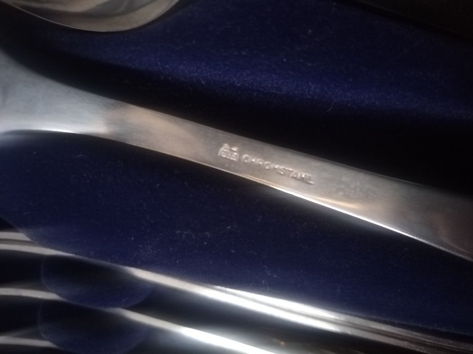 Комплект прибори за хранене 23/24 карата златно покритие 70 броя 
Olym