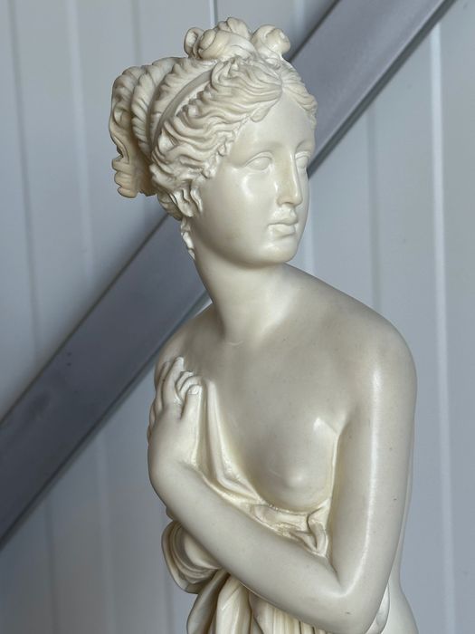 Statuetă „Venus Italica” (Antonio Canova) – Stil Neoclasic