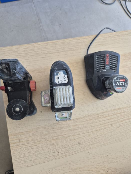 Laser Bosch GL 3-80 CG cu 3 linii verzi ..preț fix
