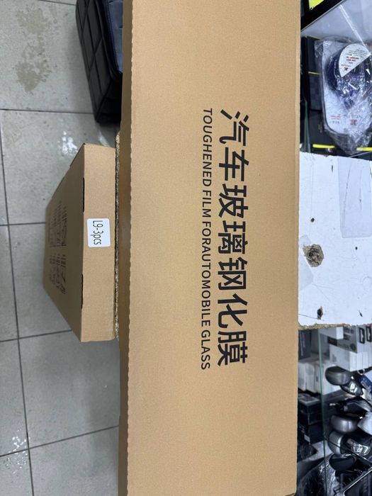 Manitor va tablo shisha