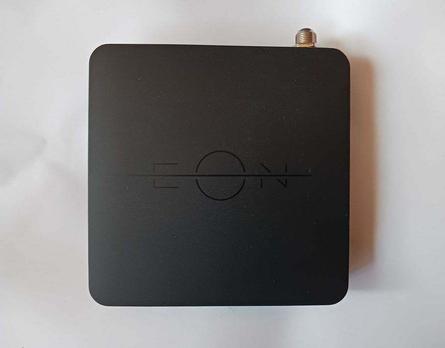 Продавам EON Tv Box модел KNSTB02 с безплатна телевизия