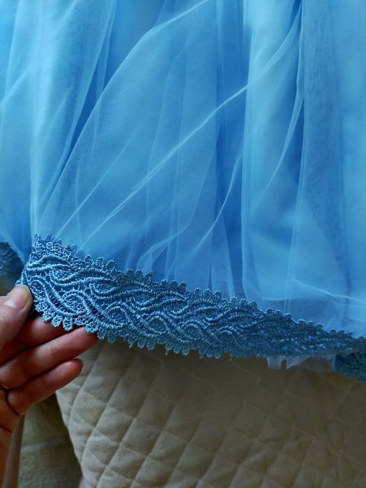 Нарядное платье на девочку