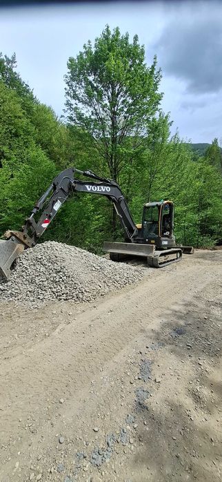 Vand  sau inchiriez excavator volvo ecr88 D
