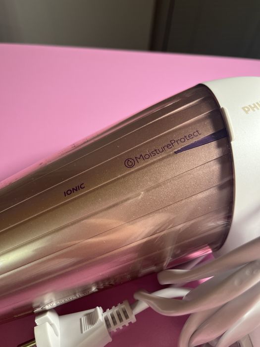 Сешоар на Philips 2300W, с дифузер, 3х2 степени