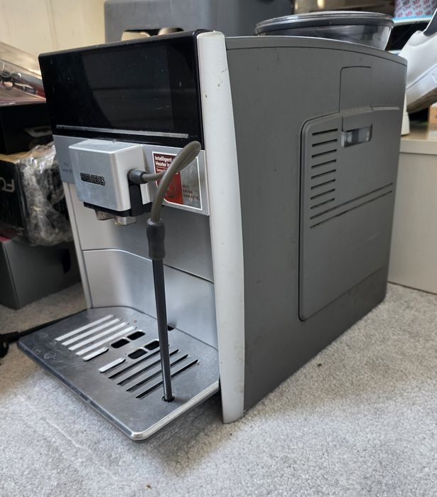 Кафе машина робот Siemens EQ6