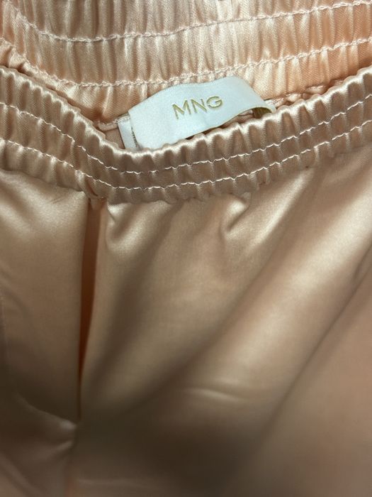 Полиэстер брюки Mango