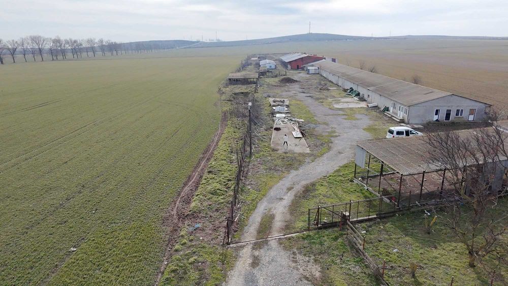VAND sau INCHIRIEZ  FERMA in Salcioara, judet Tulcea