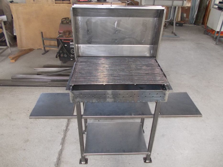 Скара - Барбекю на дърва и дървени въглища 80 €