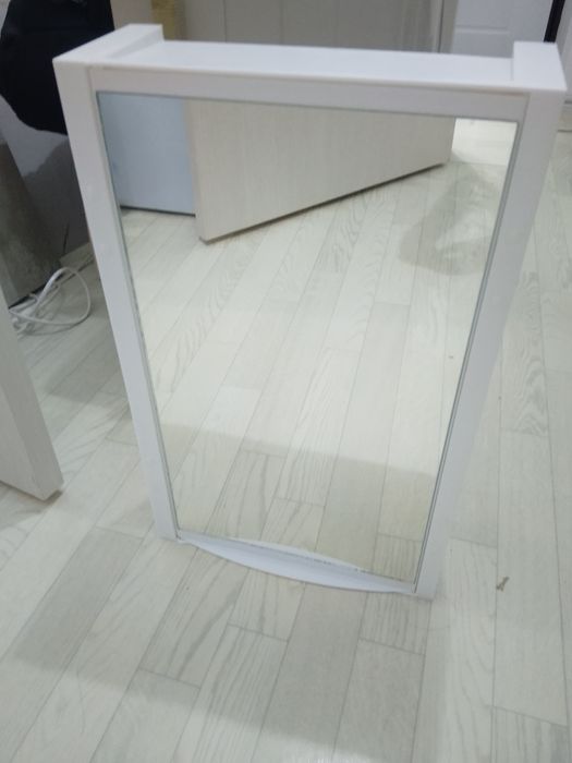 Шкаф с зерколом для ванный