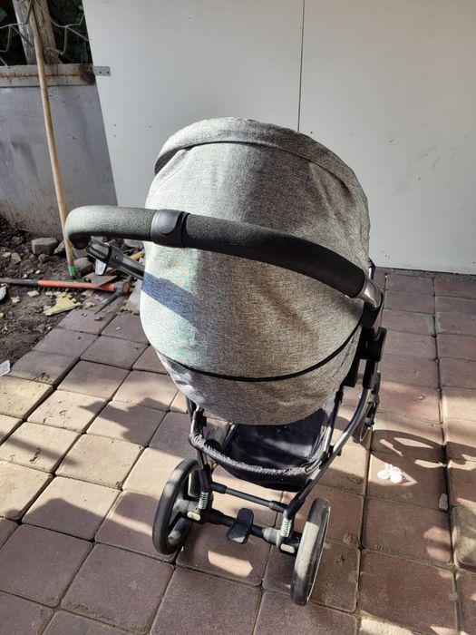 Продам коляску evenflo