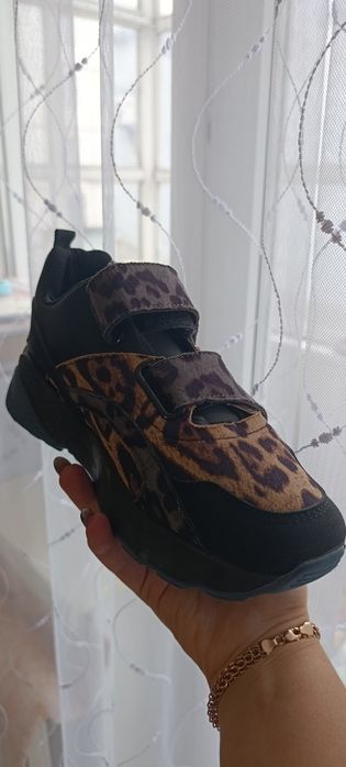 Продам угги 39 р