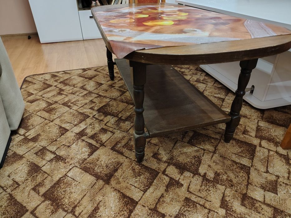 Продавам холна маса