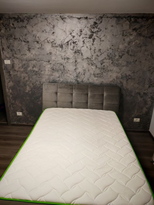 Vând pat matrimonial 140x200 cm