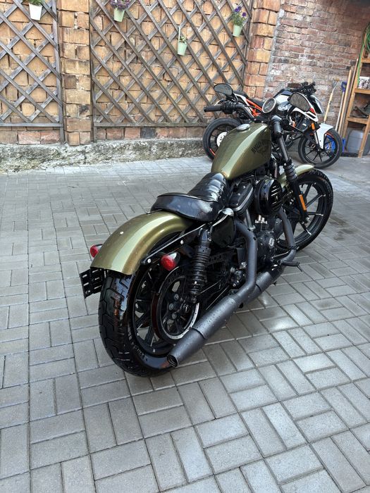 Harley Davidson sportster 883