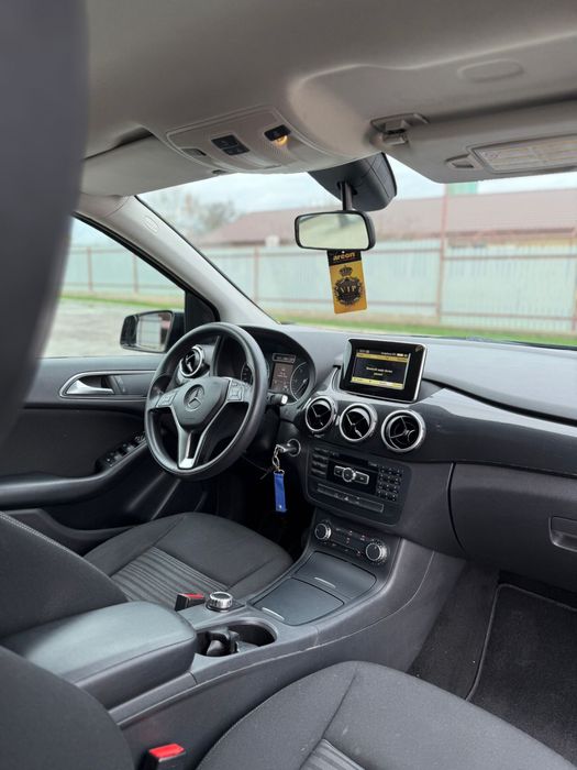 Mercedes-Benz b180 cdi 2012-automat 7g