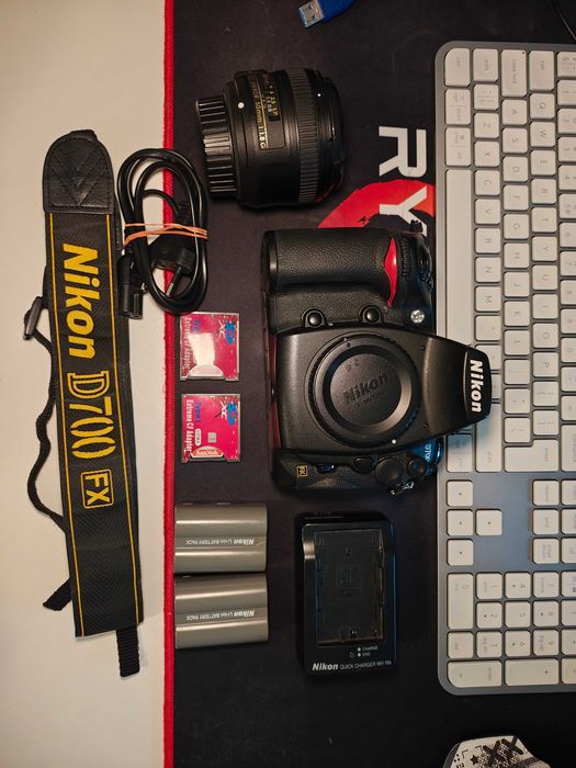 Nikon D700 CMOS colour king + Nikkor AF-S 50mm f/1.8G CA NOU