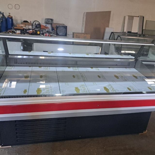 Витрина холодильник