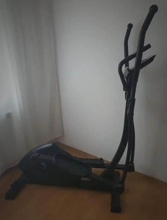 Bicicletă eliptică
Model: Capital Sports Helix Track Cross Trainer 
Vo