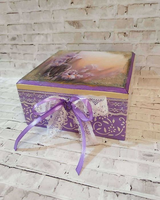 Шкатулка "Весенние ирисы"