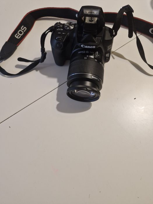 Фотоапарат Canon EOS 250D