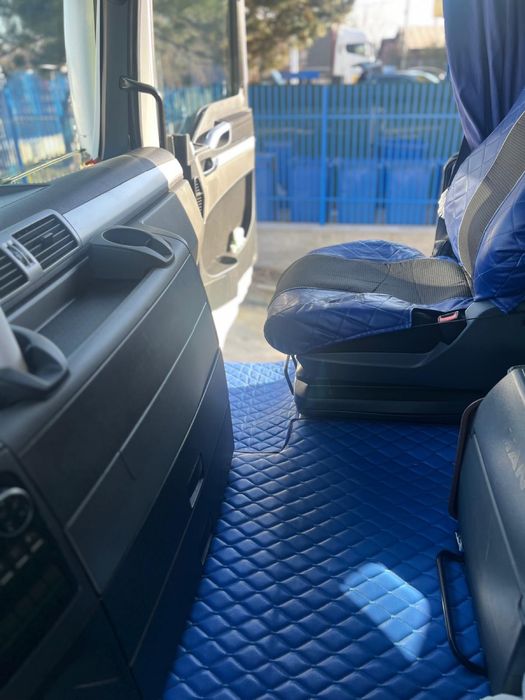 Man TGX 18.440 - cap tractor si Semiremorca box KOGEL