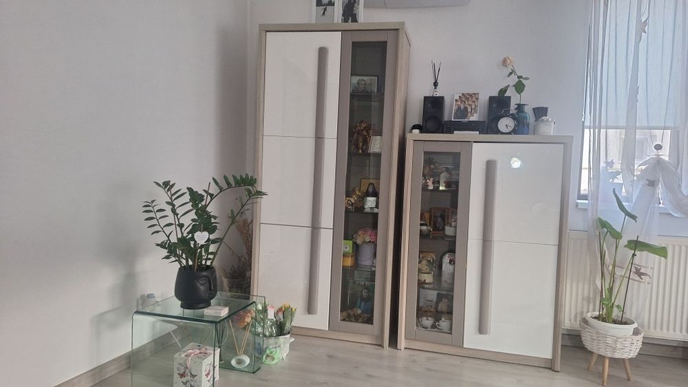 Vand mobila sufragerie