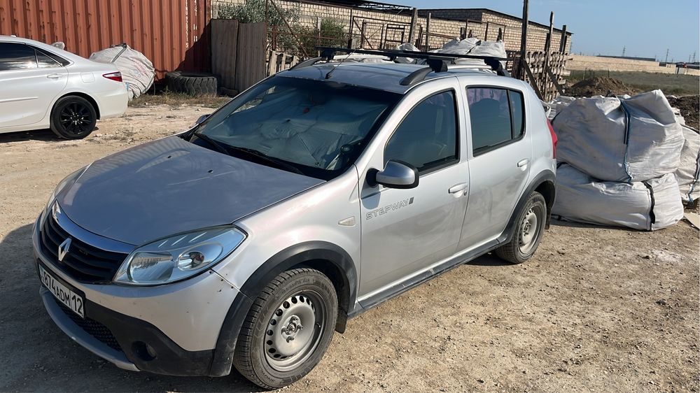 Renault Sandero 2013 год