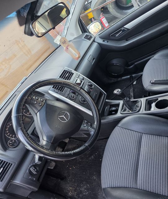 Fuzeta fata dreapta Mercedes-Benz A-Class 2004 A 150 MT (95 hp)