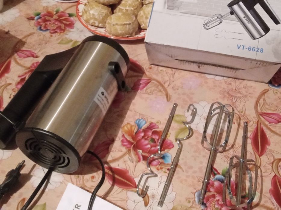 Продам миксер 4000