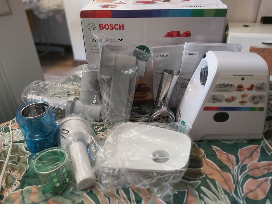 Mașină de tocat electrică Bosch