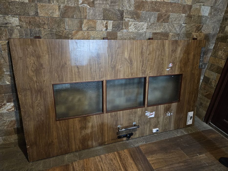 Крило за входната врата 221х123 см