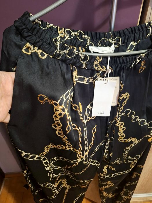 Pantaloni largi Mango