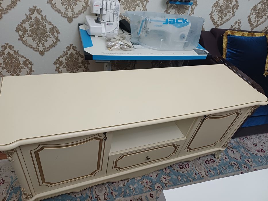 Подставка для телевизора