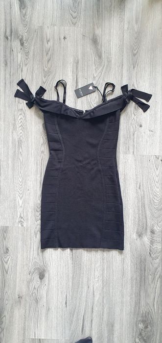 Крайна цена! Нова с етикет бандажна рокля Guess S