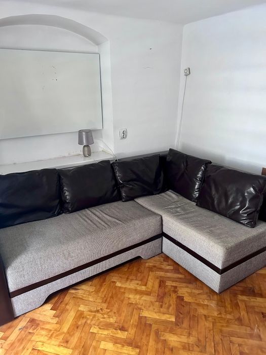 Proprietate în Inima Brașovului (Piața Sfatului): Apartament, Garsonieră și Pod