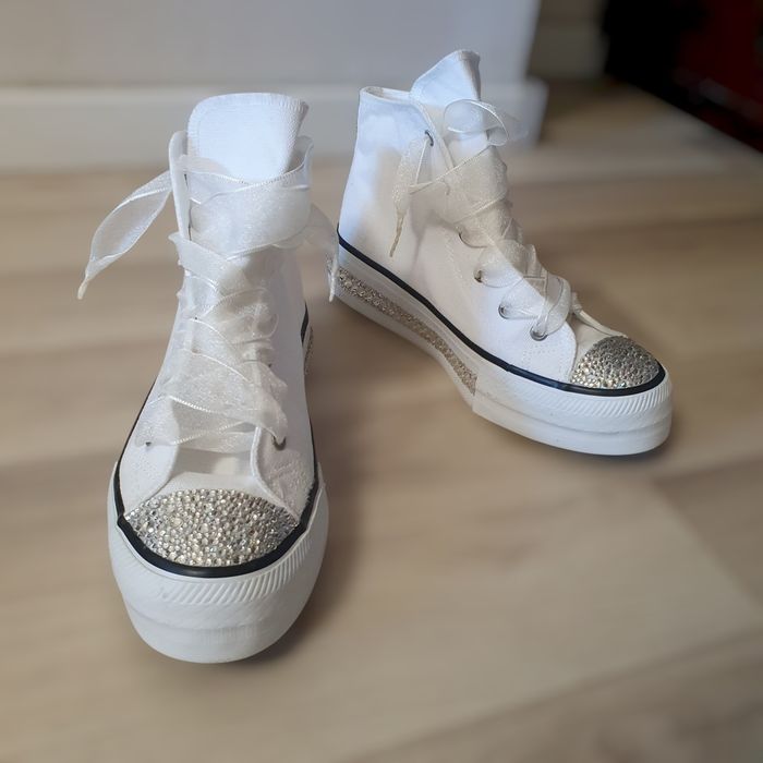 Teniși eleganți mireasă