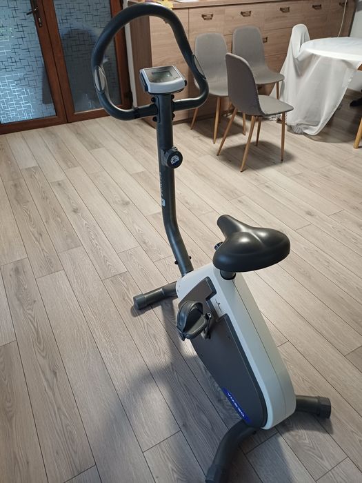 Vând bicicleta fitness