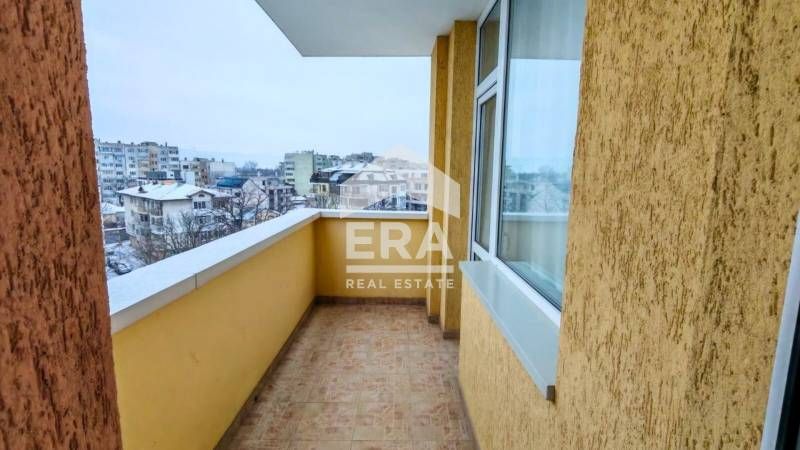 ЕРА ИмотиТе предлага под наем Тристаен тухлен апартамент, в близост Со