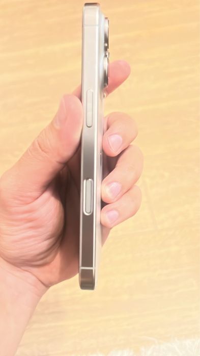 продам iphone 16 pro e-sim 128gb