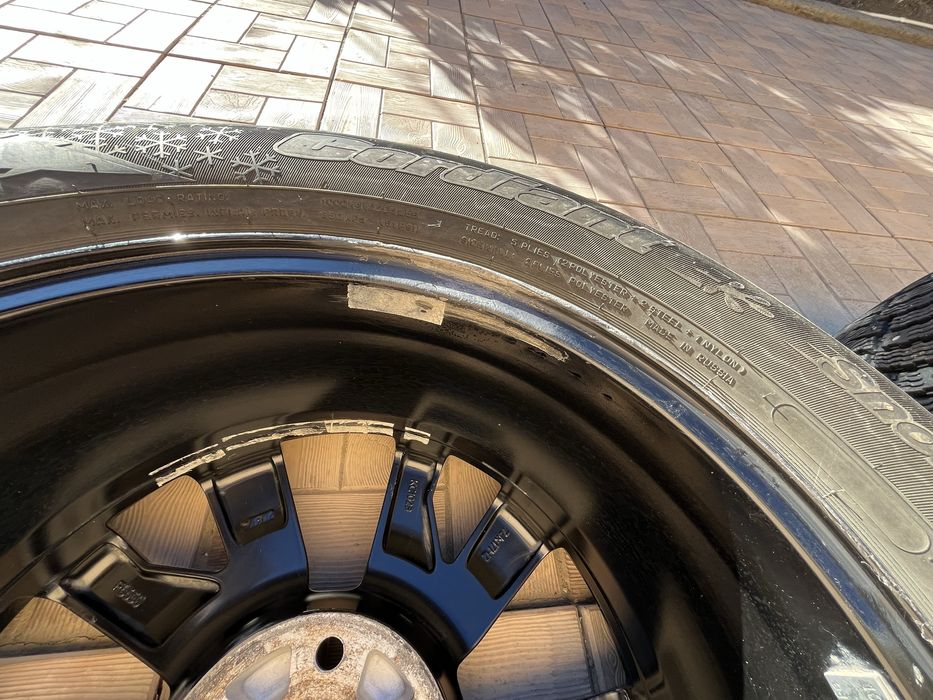 Комплект зимних резин с дисками 235/65/17