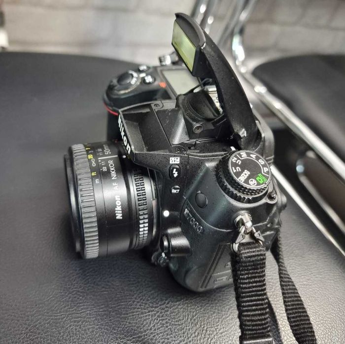 Фотоапарат Nikon D7000 с обектив Nikon AF Nikkor 50mm f/1.8D