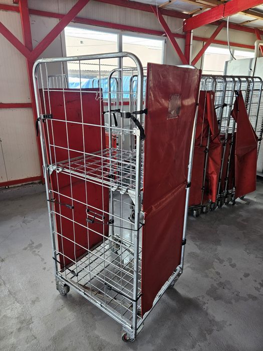 Vand carut pentru marfa