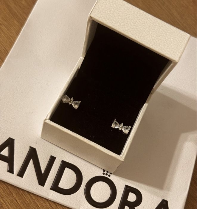 Пандора обеци Pandora