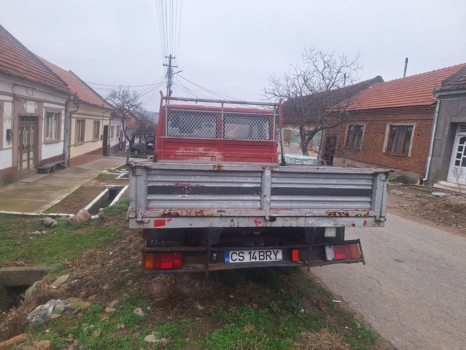 Vând camioneta iveco