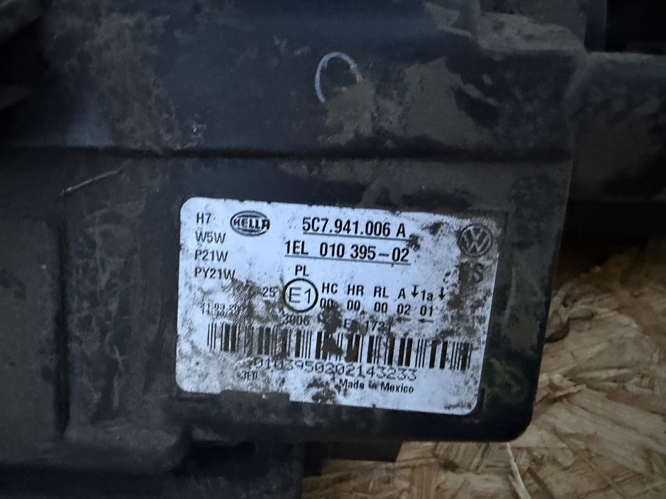 Far dreapta VW Jetta 5C Halogen Original Europa